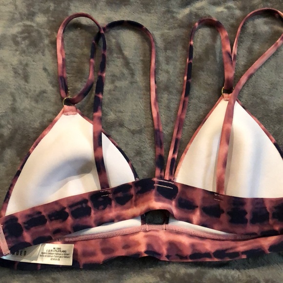 EUC Victoria’s Secret pink bandeau size M - Picture 4 of 6